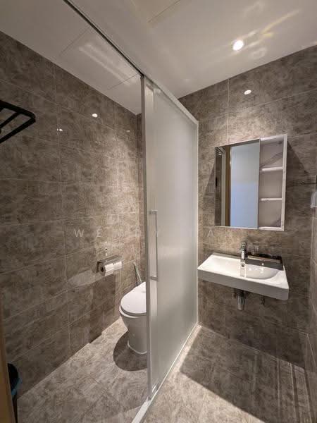 Kondominium untuk Dijual di R&F Princess Cove Phase 2-Seine Region - Wendy Tay - Bathroom - PropertyGuru.com.my