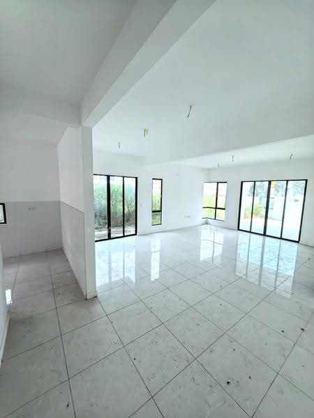 2-storey Terraced House for Sale in Bandar Dato Onn (Tebrau) - Karl Lim - Living Room - PropertyGuru.com.my
