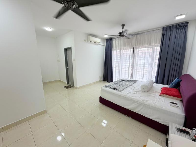 Rumah Teres 2-Tingkat untuk Dijual di Taman Seri Austin (Tebrau) - Yik Tat - Bedroom - PropertyGuru.com.my