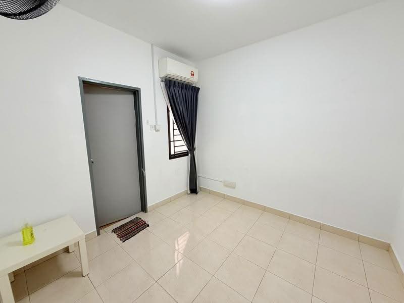 Rumah Teres 2-Tingkat untuk Dijual di Taman Seri Austin (Tebrau) - Yik Tat - Interior - PropertyGuru.com.my