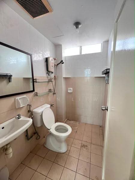 Apartment for Rent at Lake View Suites - Eden Liew - Bathroom - PropertyGuru.com.my