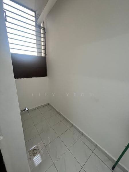 Rumah Flat untuk Disewa di Pangsapuri Seri Perantau - LILY YEOH - Back Balcony - PropertyGuru.com.my