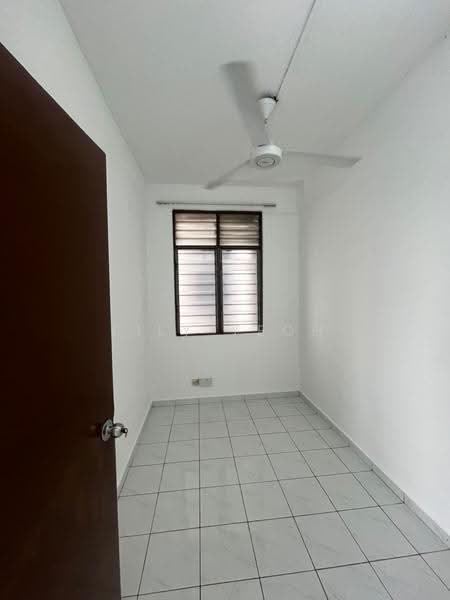 Rumah Flat untuk Disewa di Pangsapuri Seri Perantau - LILY YEOH - Bedroom - PropertyGuru.com.my