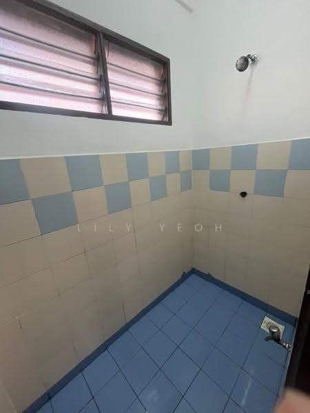 Rumah Flat untuk Disewa di Pangsapuri Seri Perantau - LILY YEOH - Bathroom - PropertyGuru.com.my