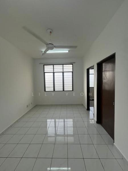 Rumah Flat untuk Disewa di Pangsapuri Seri Perantau - LILY YEOH - Living Room - PropertyGuru.com.my