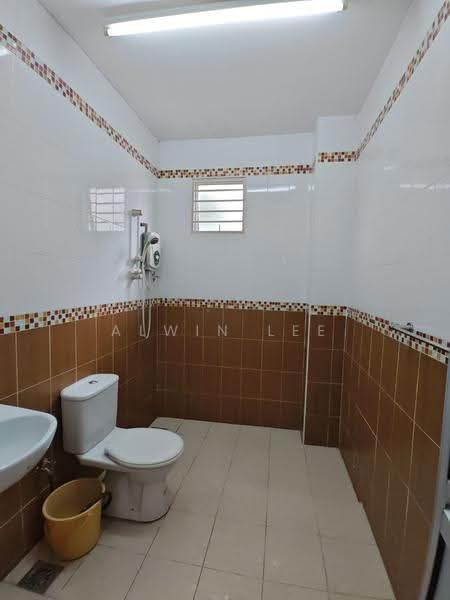 Rumah Teres 2-Tingkat untuk Dijual di Setia Indah (Setia Alam) - Alwin Lee - Bathroom - PropertyGuru.com.my