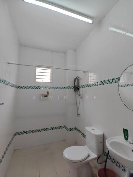 Rumah Teres 2-Tingkat untuk Dijual di Setia Indah (Setia Alam) - Alwin Lee - Bathroom - PropertyGuru.com.my