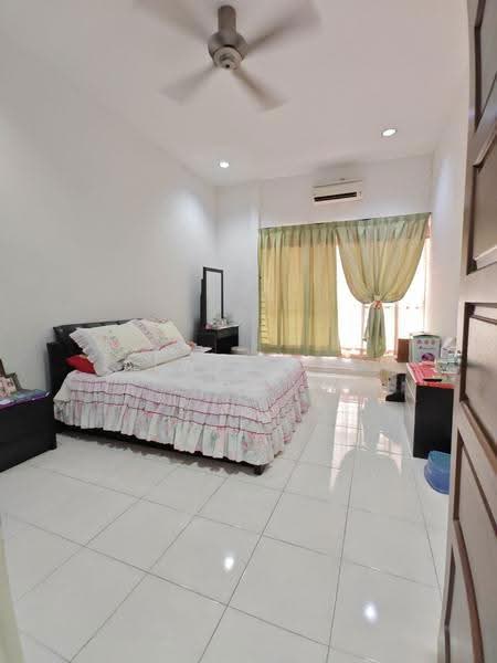 Rumah Teres 2-Tingkat untuk Dijual di Setia Indah (Setia Alam) - Alwin Lee - Bedroom - PropertyGuru.com.my
