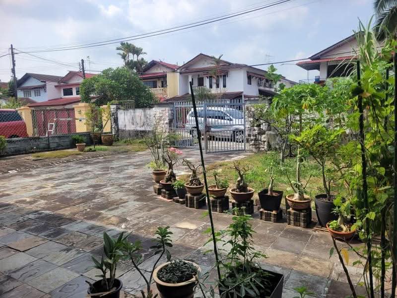 Rumah Berkembar untuk Dijual di Taman Sri Intan (Johor Bahru) - Crystal Du - Exterior - PropertyGuru.com.my