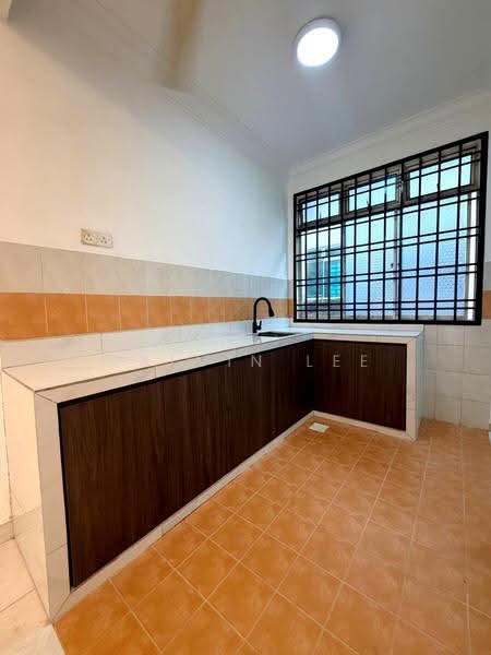 2-storey Terraced House for Sale in Taman Bestari Indah (Ulu Tiram) - Calvin Lee - Kitchen - PropertyGuru.com.my