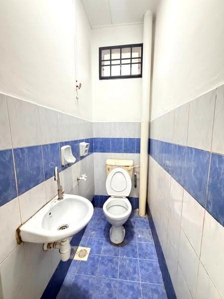 2-storey Terraced House for Sale in Taman Bestari Indah (Ulu Tiram) - Calvin Lee - Bathroom - PropertyGuru.com.my