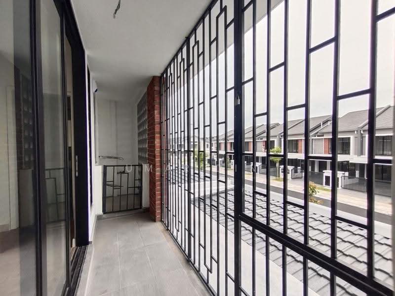 2-storey Terraced House for Sale in Elmina (Shah Alam) - Umar Din - Balcony - PropertyGuru.com.my