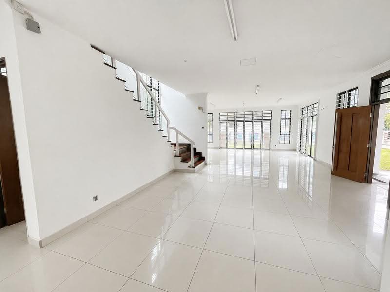 Rumah Berkembar untuk Dijual di Bandar Kinrara Seksyen 6 (Bandar Kinrara) - Lucas Loh - Living Room - PropertyGuru.com.my