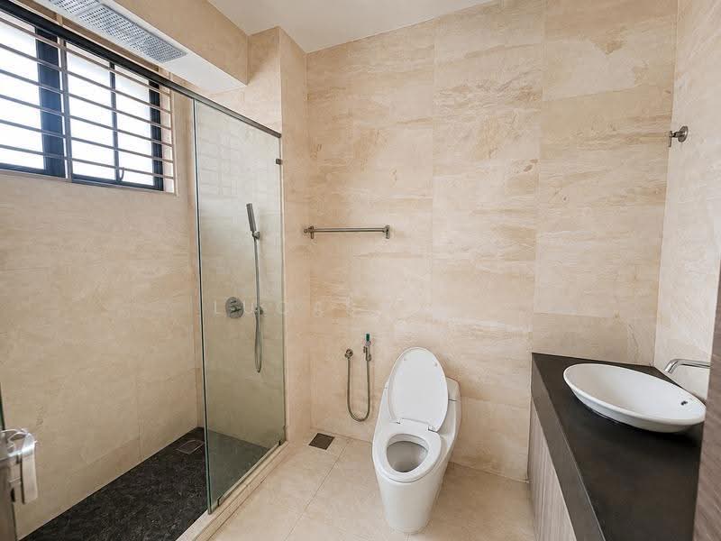 Rumah Berkembar untuk Dijual di Bandar Kinrara Seksyen 6 (Bandar Kinrara) - Lucas Loh - Bathroom - PropertyGuru.com.my