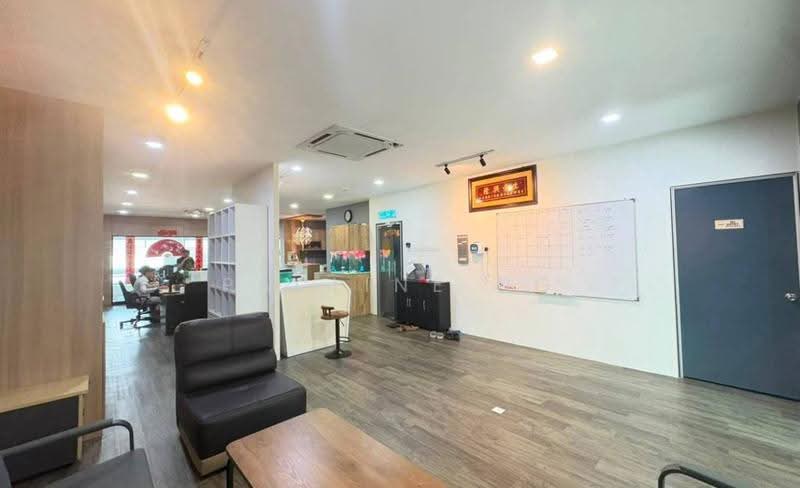 Shop / Office for Rent in Taman Mount Austin (Tebrau) - Pauline Ng - Interior - PropertyGuru.com.my