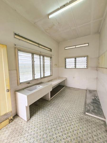 Bungalow House untuk Dijual di Taman Yik Sang (Ipoh) - Gary Tang - Kitchen - PropertyGuru.com.my