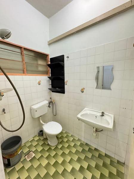 Rumah Teres 2-Tingkat untuk Dijual di Taman Universiti Indah (Seri Kembangan) - Xann Chua - Bathroom - PropertyGuru.com.my