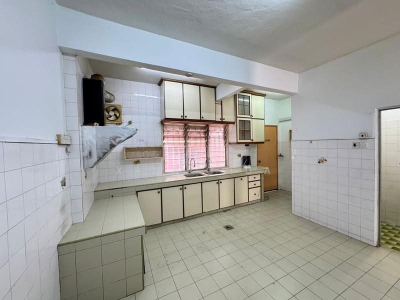 Rumah Teres 2-Tingkat untuk Dijual di Taman Universiti Indah (Seri Kembangan) - Xann Chua - Kitchen - PropertyGuru.com.my