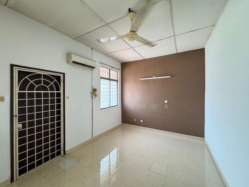Rumah Teres 2-Tingkat untuk Dijual di Taman Universiti Indah (Seri Kembangan) - Xann Chua - Interior - PropertyGuru.com.my