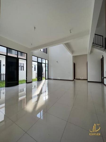 Semi-Detached House for Sale in Eco Sanctuary (Telok Panglima Garang) - Yongsen Lim - Living Room - PropertyGuru.com.my