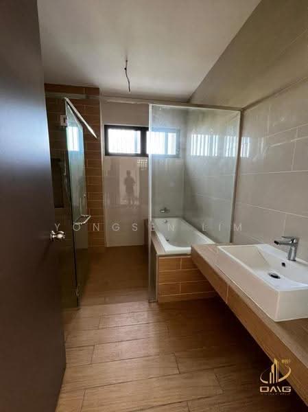 Semi-Detached House for Sale in Eco Sanctuary (Telok Panglima Garang) - Yongsen Lim - Bathroom - PropertyGuru.com.my