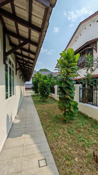 Semi-Detached House for Rent in Taman Pelangi (Johor Bahru) - Lydia Wee - Exterior - PropertyGuru.com.my