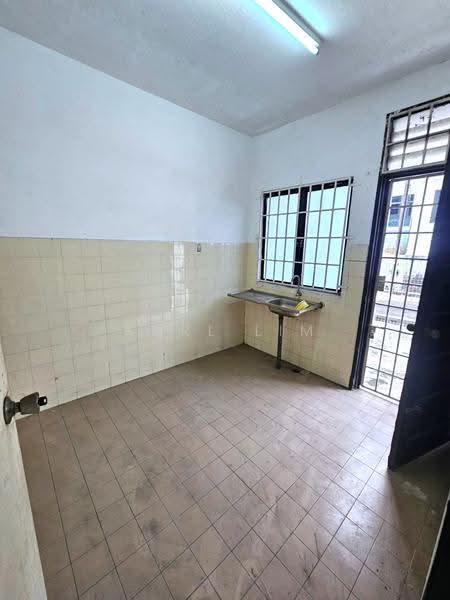 2-storey Terraced House for Sale in Taman Ungku Tun Aminah (Skudai) - Karl Lim - Kitchen - PropertyGuru.com.my