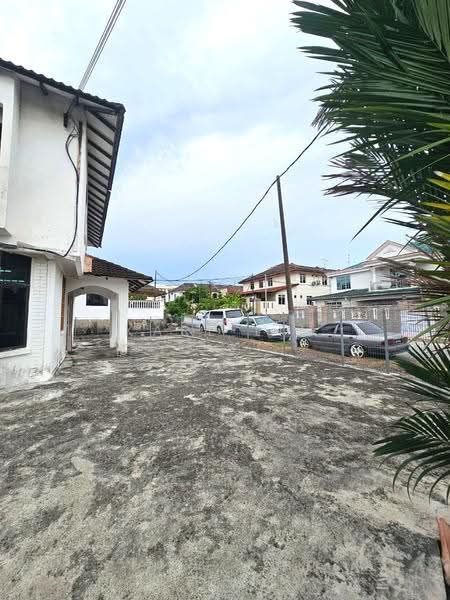 2-storey Terraced House for Sale in Taman Ungku Tun Aminah (Skudai) - Karl Lim - Exterior - PropertyGuru.com.my