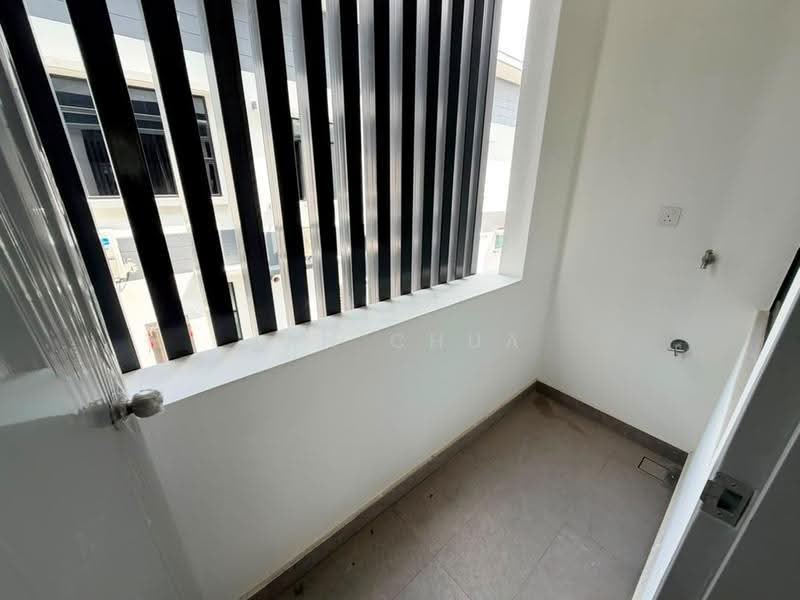 Rumah Teres 2-Tingkat untuk Dijual di Taman Ponderosa (Johor Bahru) - Ian Chua - Balcony - PropertyGuru.com.my