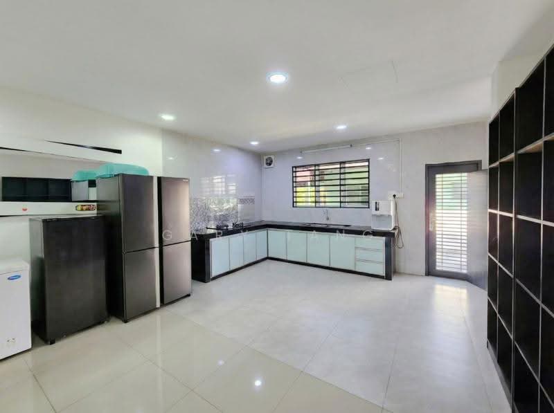 Rumah Teres 2-Tingkat untuk Dijual di Taman Rasi (Menglembu) - Gary Tang - Kitchen - PropertyGuru.com.my
