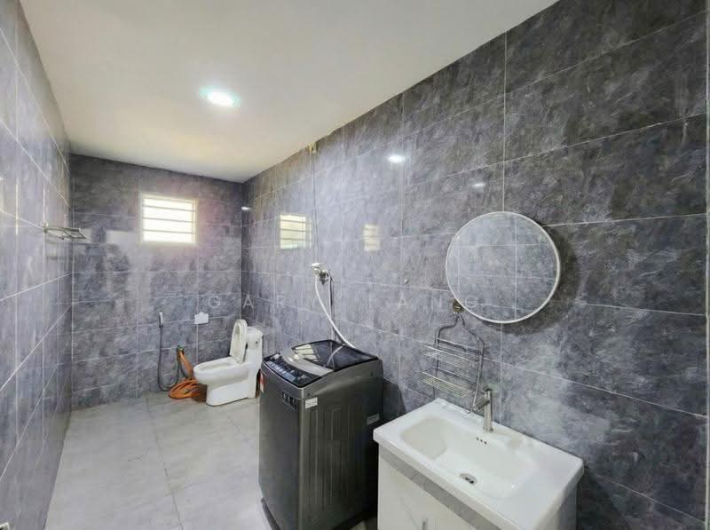 Rumah Teres 2-Tingkat untuk Dijual di Taman Rasi (Menglembu) - Gary Tang - Bathroom - PropertyGuru.com.my