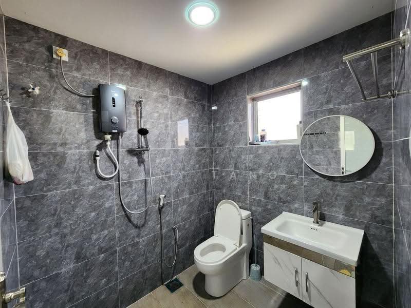 Rumah Teres 2-Tingkat untuk Dijual di Taman Rasi (Menglembu) - Gary Tang - Bathroom - PropertyGuru.com.my