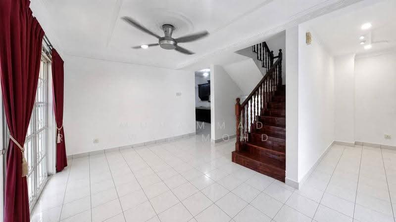 Rumah Teres 2-Tingkat untuk Dijual di Seksyen 20 (Shah Alam) - Muhammad Ridhwan Mohd Huzairi - Living Room - PropertyGuru.com.my