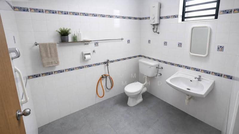 Rumah Teres 2-Tingkat untuk Dijual di Seksyen 20 (Shah Alam) - Muhammad Ridhwan Mohd Huzairi - Bathroom - PropertyGuru.com.my