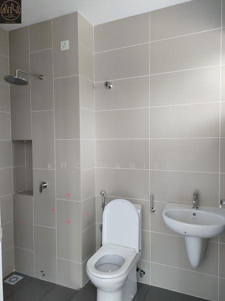 Office for Rent in BANDAR PUCHONG JAYA (Puchong) - Kho Daniel - Bathroom - PropertyGuru.com.my