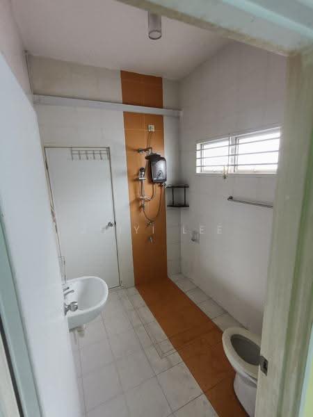 Rumah Teres 2-Tingkat untuk Disewa di Setia Tropika (Johor Bahru) - Zhiyi Lee - Bathroom - PropertyGuru.com.my