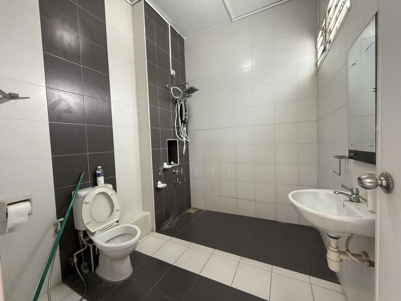 Rumah Teres 2-Tingkat untuk Disewa di Setia Tropika (Johor Bahru) - Zhiyi Lee - Bathroom - PropertyGuru.com.my