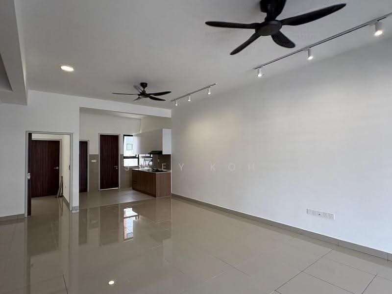 Rumah Teres untuk Dijual di Sungai Buloh (Selangor) - Joey Koh - Living Room - PropertyGuru.com.my