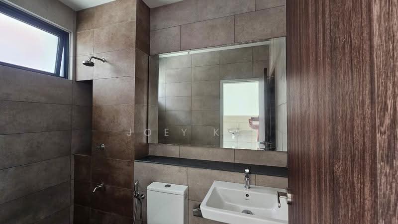 Rumah Teres untuk Dijual di Sungai Buloh (Selangor) - Joey Koh - Bathroom - PropertyGuru.com.my