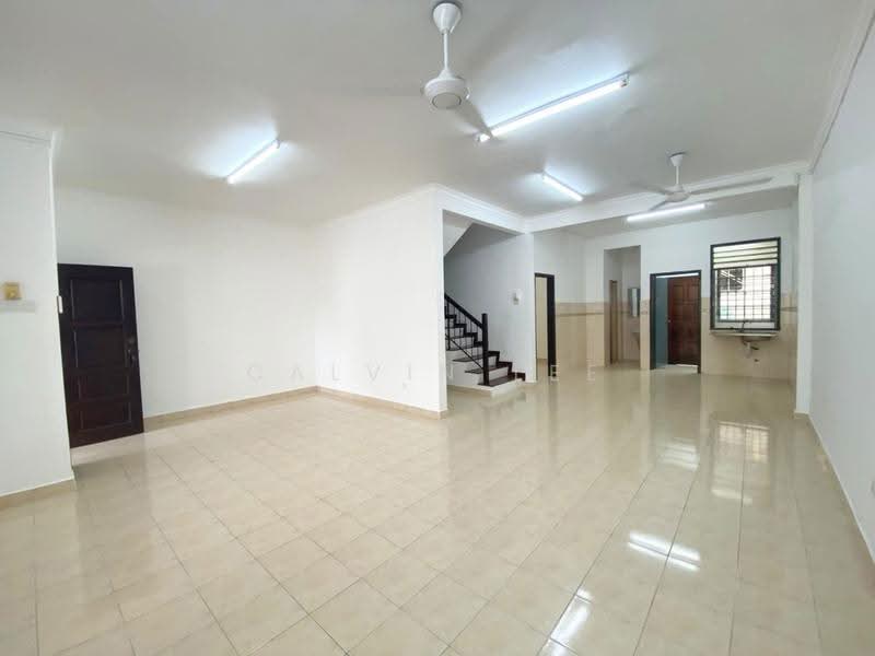 Rumah Teres 2-Tingkat untuk Dijual di Taman Mutiara Rini (Skudai) - Calvin Lee - Living Room - PropertyGuru.com.my