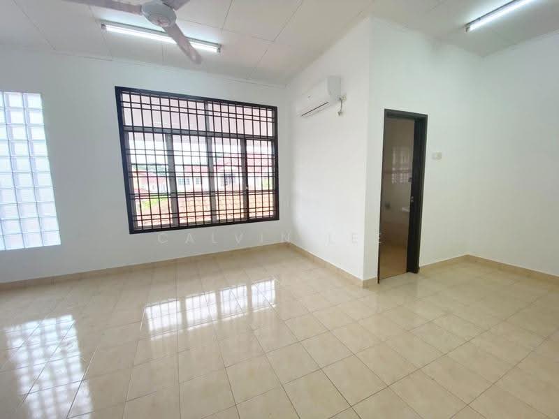 Rumah Teres 2-Tingkat untuk Dijual di Taman Mutiara Rini (Skudai) - Calvin Lee - Living Room - PropertyGuru.com.my