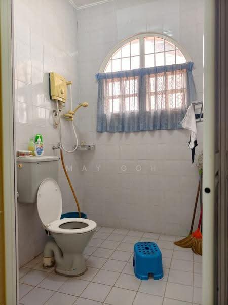 Rumah Teres 2-Tingkat untuk Dijual di Taman Serdang Raya (Seri Kembangan) - May Goh - Bathroom - PropertyGuru.com.my