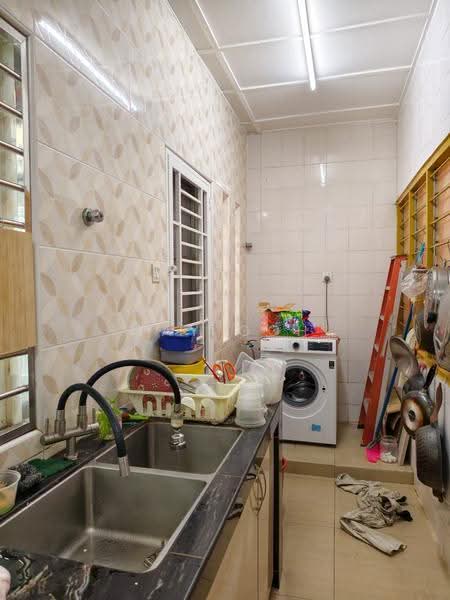 Rumah Teres 2-Tingkat untuk Dijual di Taman Serdang Raya (Seri Kembangan) - May Goh - Kitchen - PropertyGuru.com.my