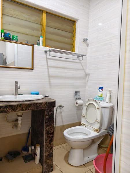Rumah Teres 2-Tingkat untuk Dijual di Taman Serdang Raya (Seri Kembangan) - May Goh - Bathroom - PropertyGuru.com.my