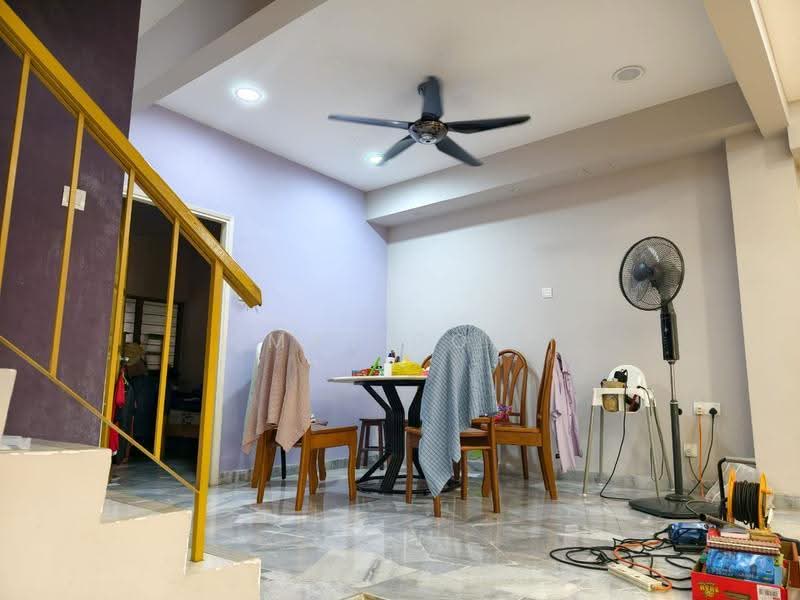 Rumah Teres 2-Tingkat untuk Dijual di Taman Serdang Raya (Seri Kembangan) - May Goh - Dining Room - PropertyGuru.com.my
