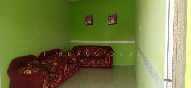 Rumah Teres 1-Tingkat untuk Dijual di Bandar Seri Impian (Kluang) - Firdaus Dauz - Living Room - PropertyGuru.com.my