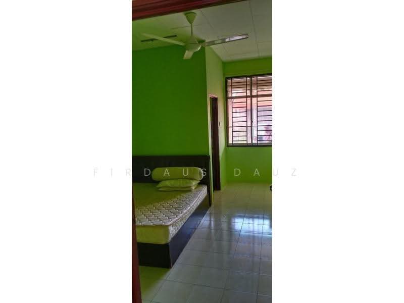 Rumah Teres 1-Tingkat untuk Dijual di Bandar Seri Impian (Kluang) - Firdaus Dauz - Bedroom - PropertyGuru.com.my