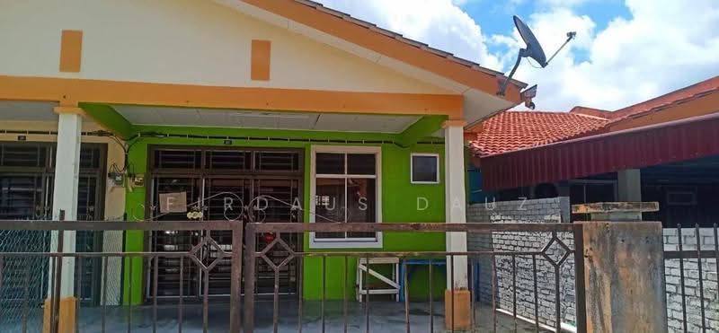 Rumah Teres 1-Tingkat untuk Dijual di Bandar Seri Impian (Kluang) - Firdaus Dauz - Exterior - PropertyGuru.com.my
