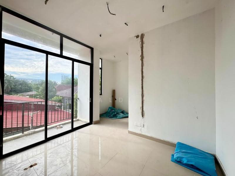 Rumah Berkembar untuk Dijual di Minden Heights (Gelugor) - Ronald Kee - Balcony - PropertyGuru.com.my