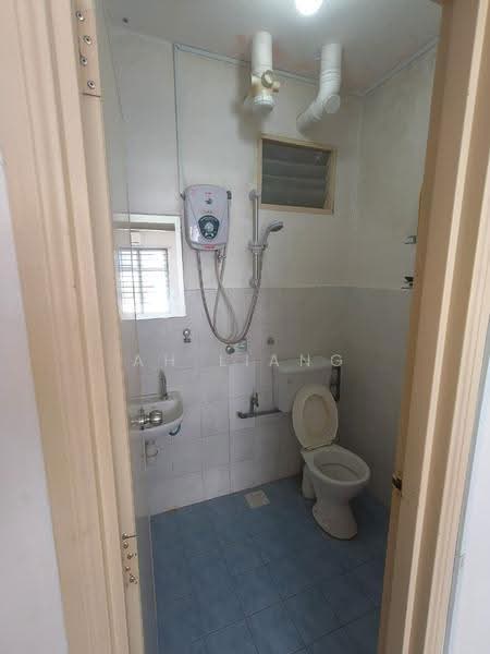 Apartment for Sale at Villa Krystal @ Bandar Selesa Jaya - Ah Liang - Bathroom - PropertyGuru.com.my